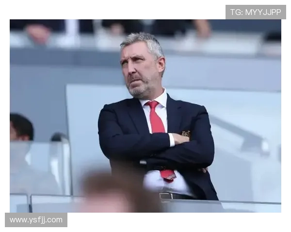 马丁内斯自荐曼联，维拉 4000 万欧标价待谈判